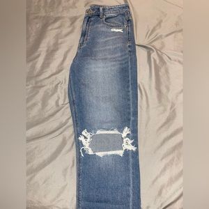 AMERICAN EAGLE blue mom jeans with rips in knees